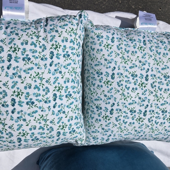 Pioneer Woman Teal Cotton Floral Eyelet Throw Pillow Set 2 EUC - Picture 4 of 9